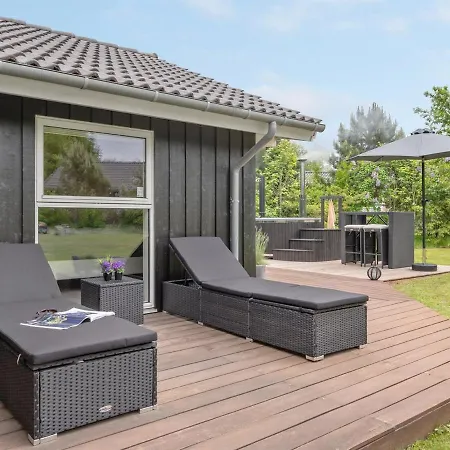 Holiday Dorotej - 500m From The Sea In Djursland And Mols By Interhome *