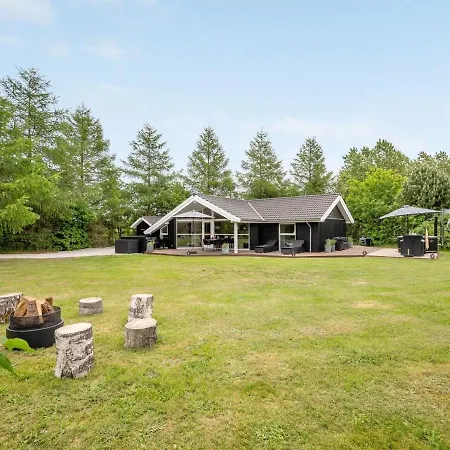 Holiday home Holiday Dorotej - 500m From The Sea In Djursland And Mols By Interhome *