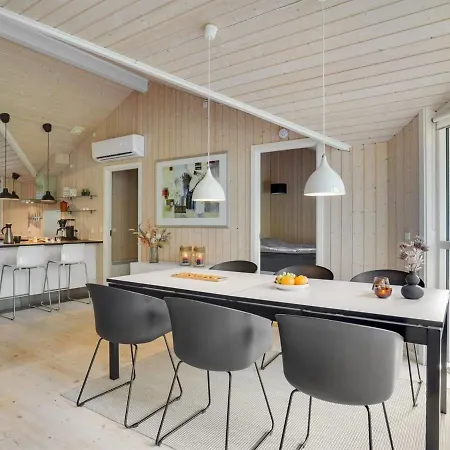 Holiday home Holiday Dorotej - 500m From The Sea In Djursland And Mols By Interhome *