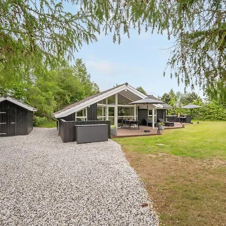 Holiday Dorotej - 500m From The Sea In Djursland And Mols By Interhome *